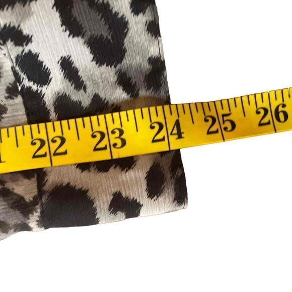 Guess Long Sleeve Leopard Print Button-Down Blouse SZ M - Picture 7 of 10